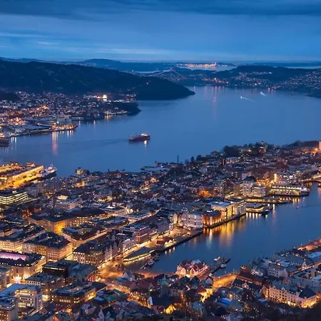 Leilighet Dinbnb L Elevator - 18spm Balcony - 2 Min To Train Bergen