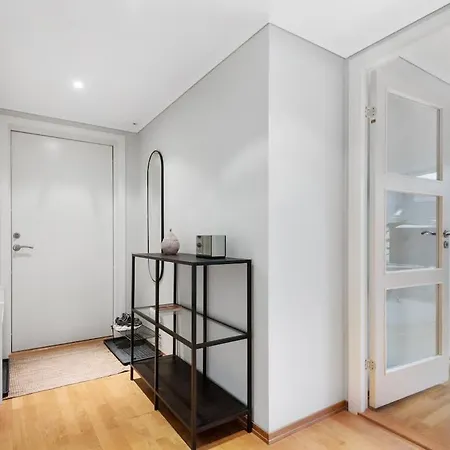 Apartment Dinbnb L Elevator - 18spm Balcony - 2 Min To Train