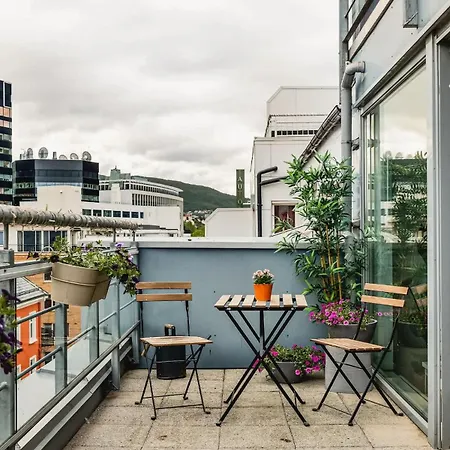 Dinbnb L Elevator - 18spm Balcony - 2 Min To Train * Bergen